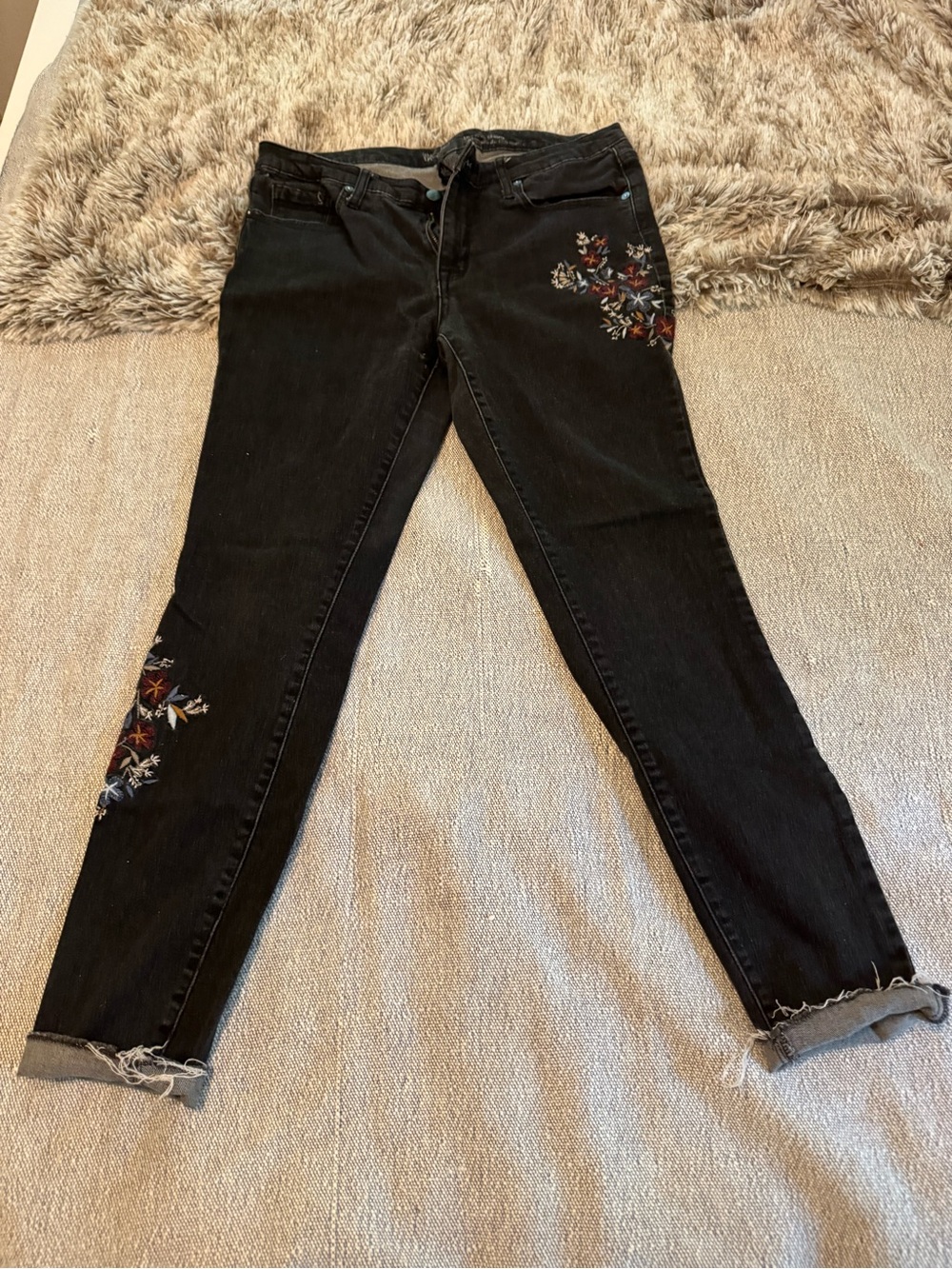 Embroidered Slim Jeans with Raw Hem